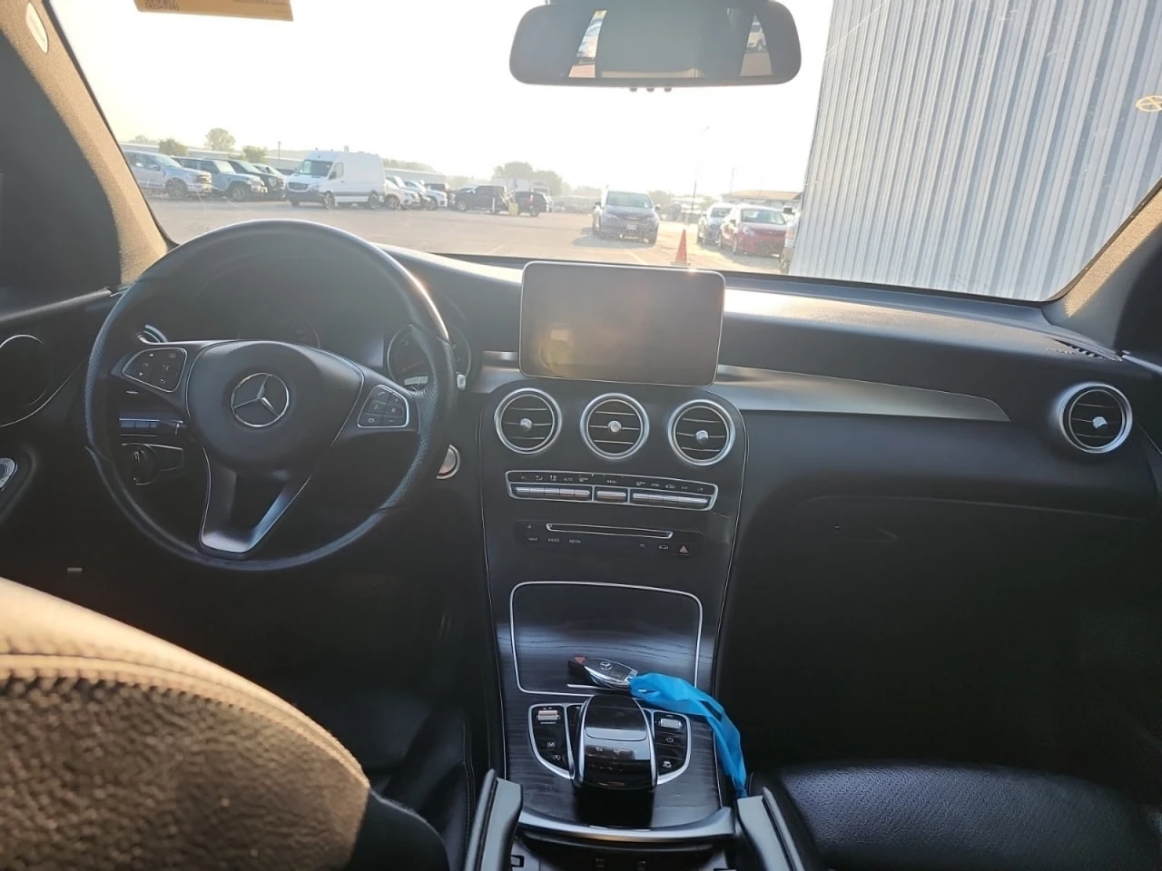 Mercedes-Benz GLC 300 4MATIC* AMG-pkg* Подгрев* Пано* Камера* М.зона*  - изображение 9