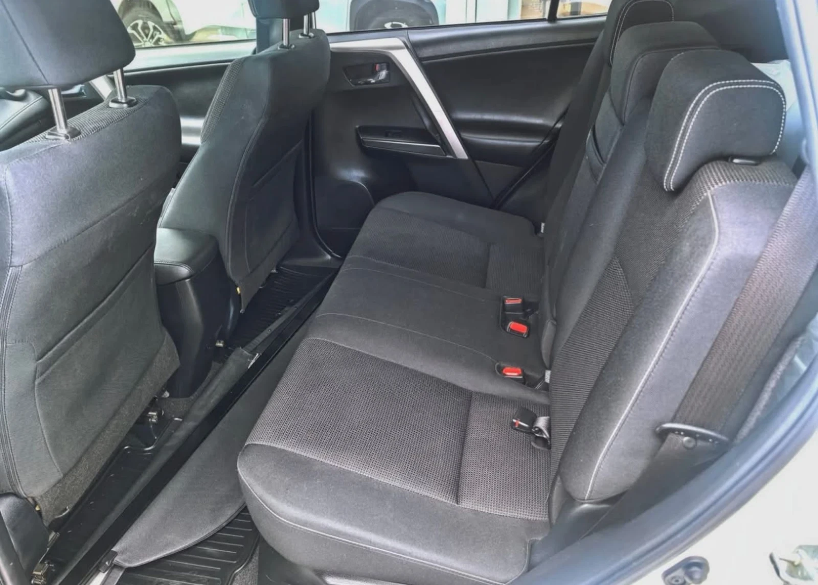 Toyota Rav4 -   Hibrid 155  2WD  | Mobile.bg   10