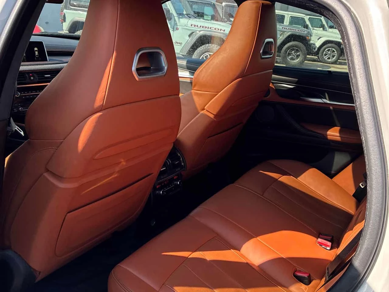 BMW X6 * M * CARFAX * 360 Камери * Harman Kardon * , снимка 12 - Автомобили и джипове - 54001834