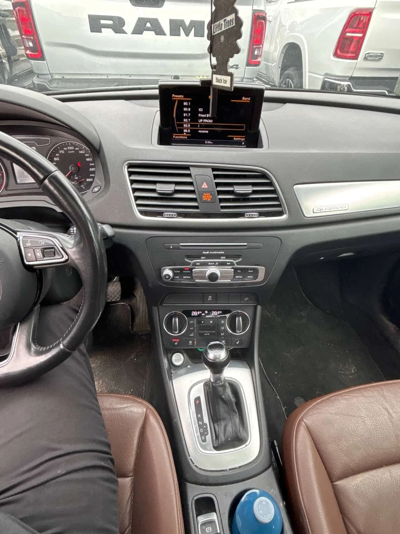 Audi Q3 Progressiv * ПОДГРЕВ * ПАНОРАМА * ПРЕДСТАВИТЕЛСТВО, снимка 9 - Автомобили и джипове - 54191685