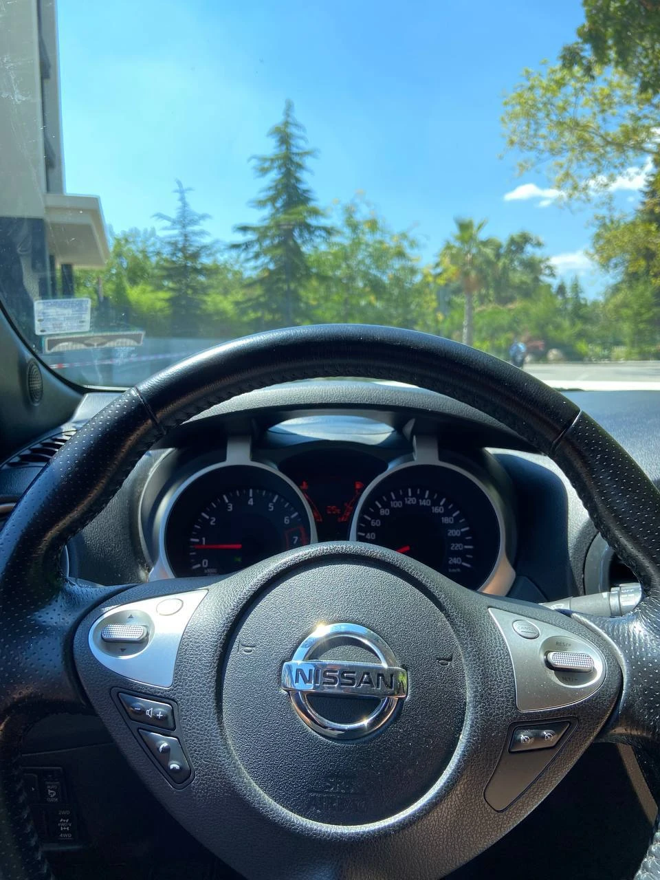 Nissan Juke, снимка 11 - Автомобили и джипове - 54492888