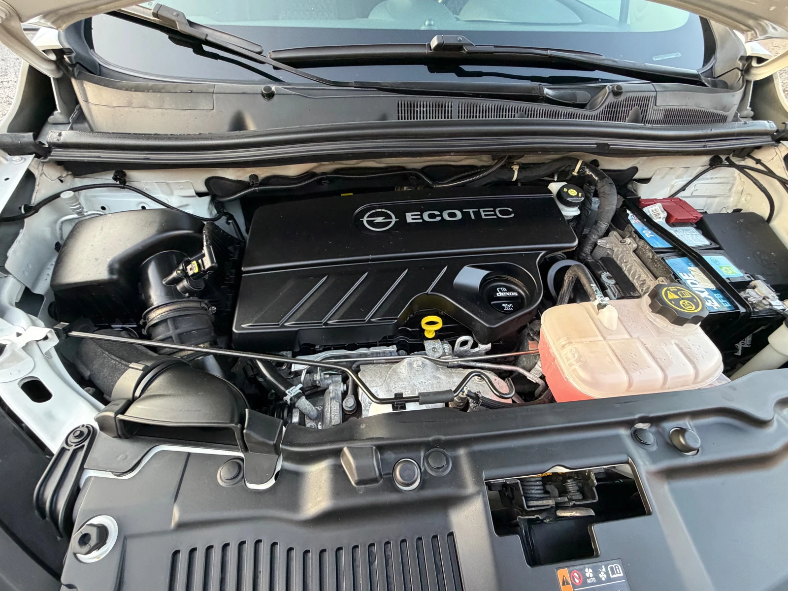 Opel Mokka 1.6CDTI* TOP* EVRO6, снимка 14 - Автомобили и джипове - 55342980
