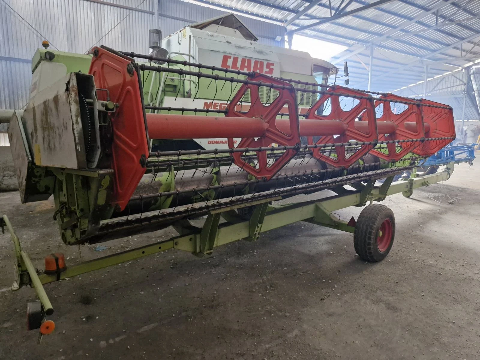 Комбайн Claas Dominator 208, снимка 12 - Селскостопанска техника - 53705666