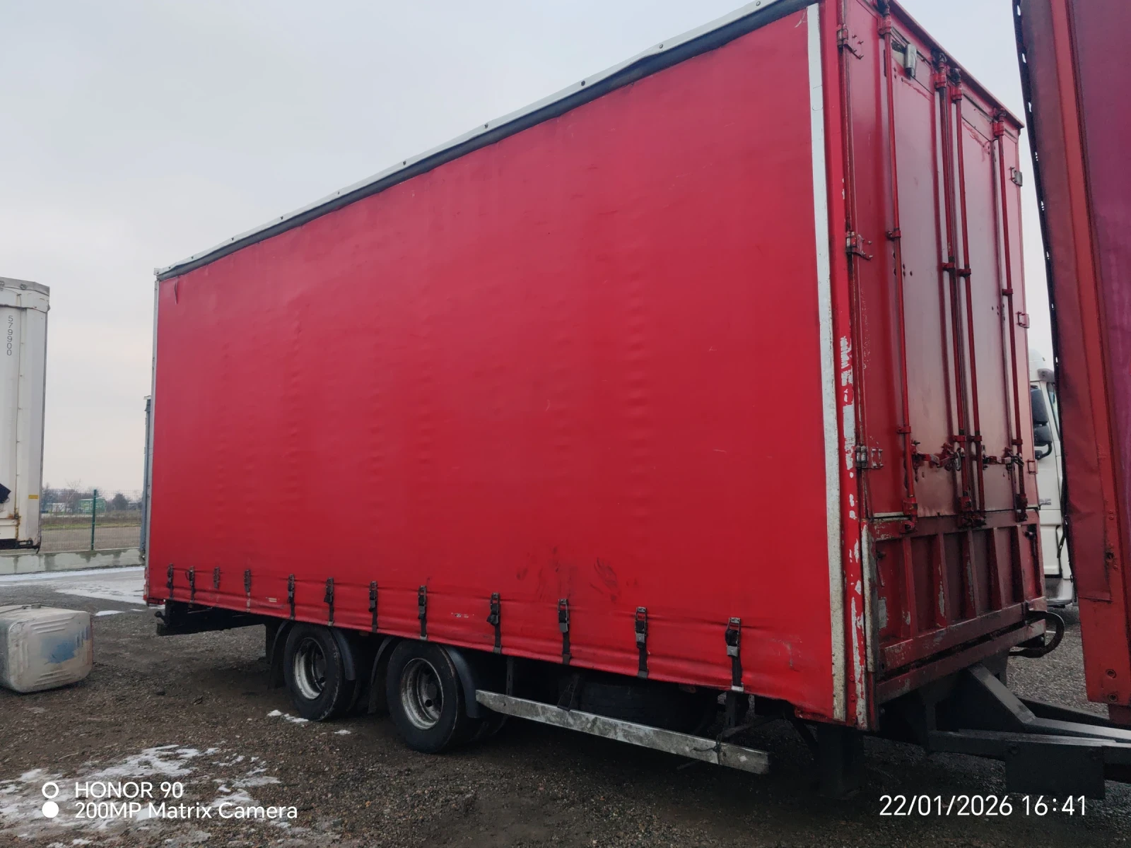 За камион LeciTrailer