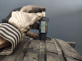 Гуми Летни 285/30R21, снимка 4