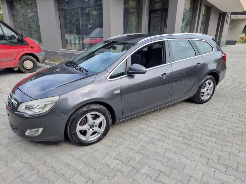Opel Astra 1.7 CDTI/Нави/Теглич/Cosmo, снимка 4 - Автомобили и джипове - 46391706