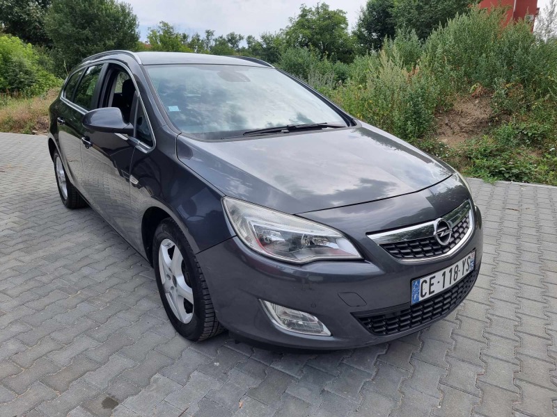 Opel Astra 1.7 CDTI/Нави/Теглич/Cosmo, снимка 2 - Автомобили и джипове - 46391706