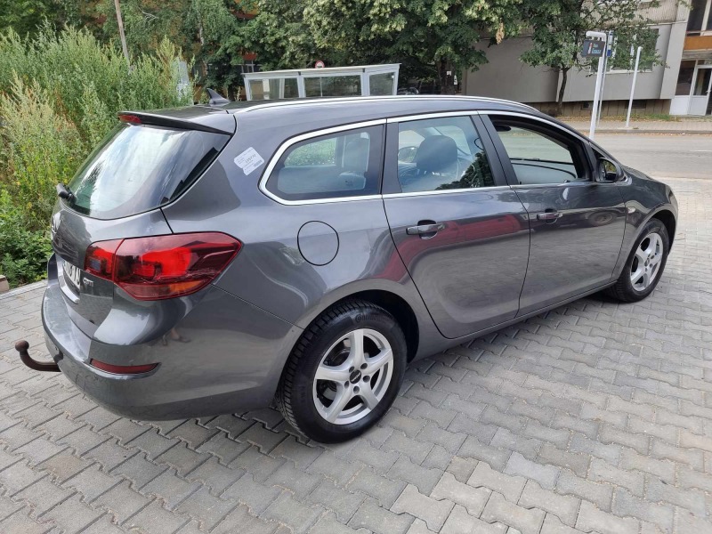 Opel Astra 1.7 CDTI/Нави/Теглич/Cosmo, снимка 8 - Автомобили и джипове - 46391706
