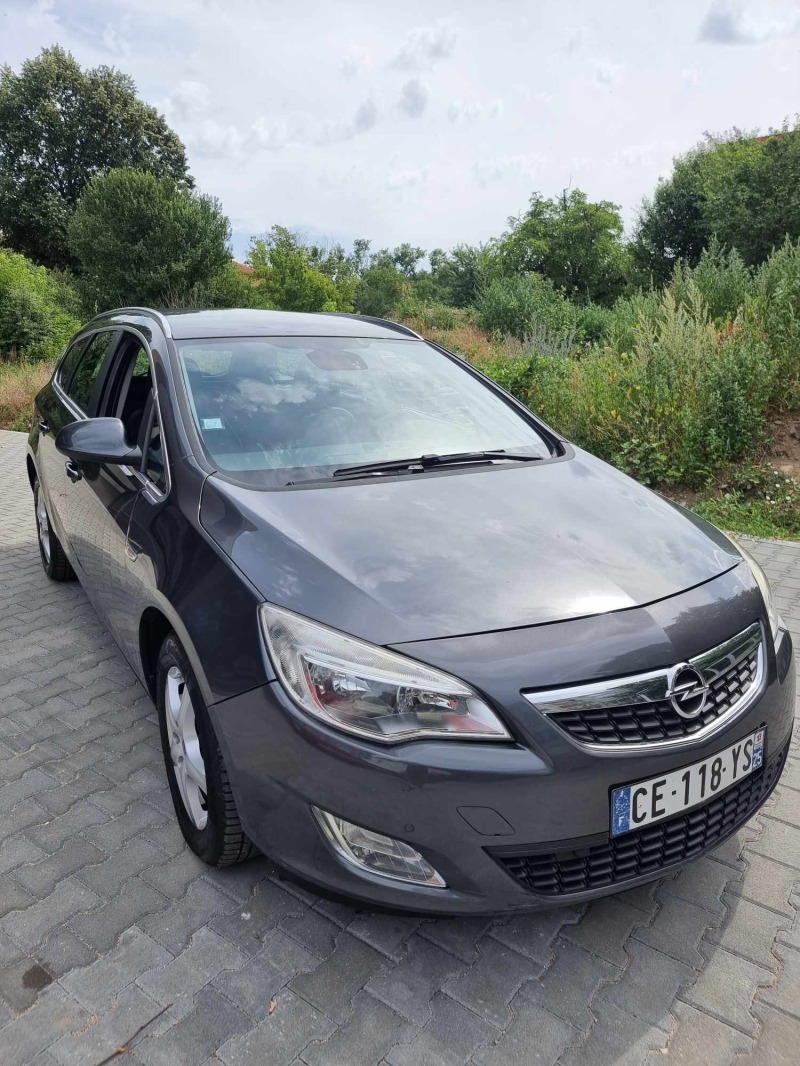Opel Astra 1.7 CDTI/Нави/Теглич/Cosmo, снимка 11 - Автомобили и джипове - 46391706