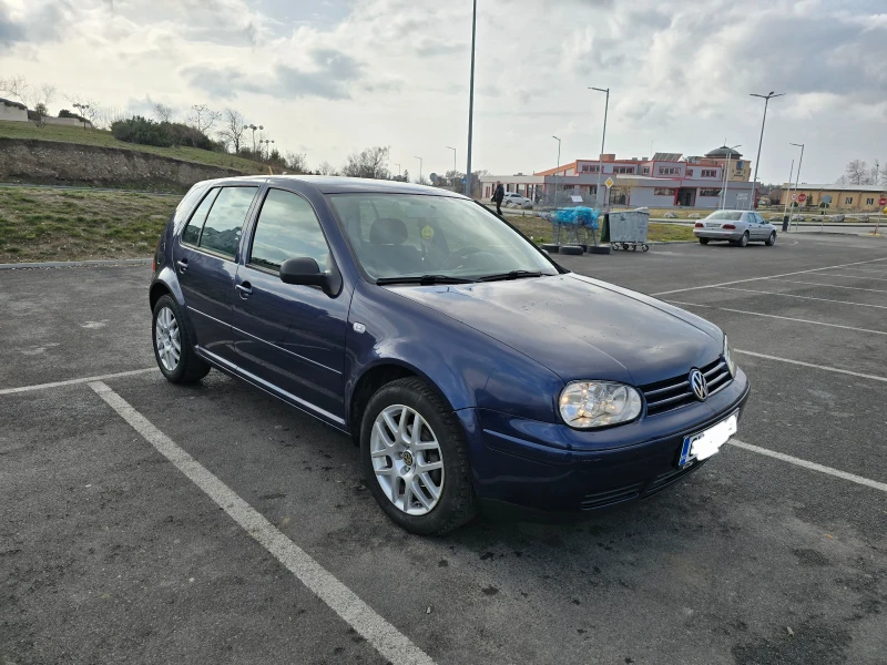 VW Golf 1.6, снимка 1 - Автомобили и джипове - 48953543