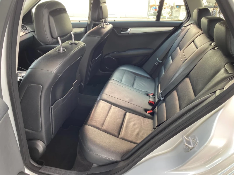 Mercedes-Benz C 200 AMG Facelift, снимка 7 - Автомобили и джипове - 50034907