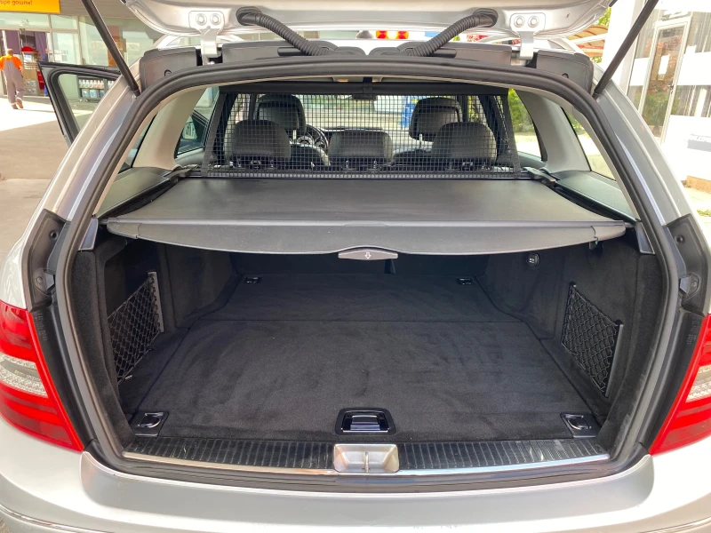 Mercedes-Benz C 200 AMG Facelift, снимка 16 - Автомобили и джипове - 50034907