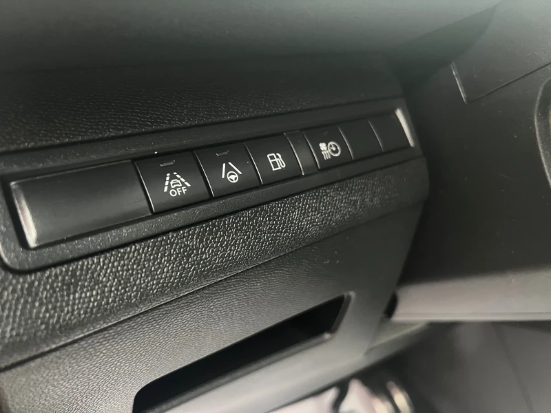 Peugeot 3008 GT 300к.с. 4х4 DISTRONIC FULL, снимка 11 - Автомобили и джипове - 51624878