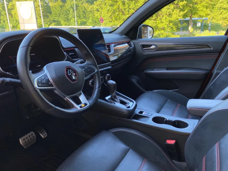 Renault Arkana RS/158HP/CAM/LED/DIGI/NAVI/L.ASSIST/KLESS/507g, снимка 5 - Автомобили и джипове - 52211404