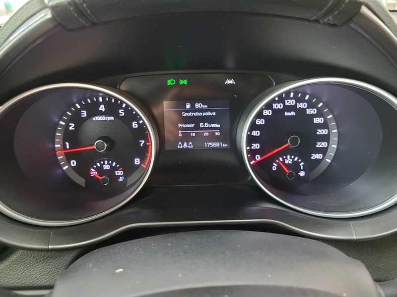 Kia Ceed 1.4i, снимка 7 - Автомобили и джипове - 52978649