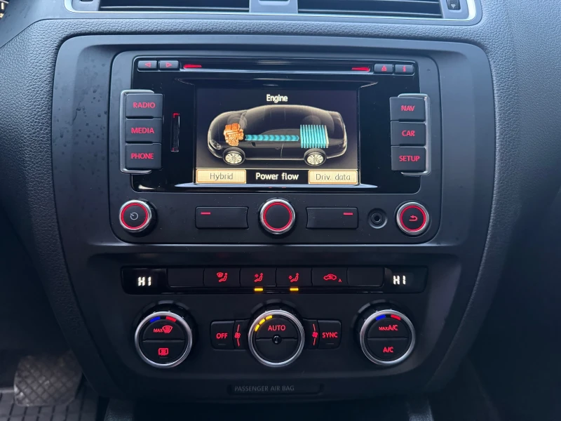 VW Jetta VW Jetta 1.4i Hybrid, снимка 12 - Автомобили и джипове - 53243549