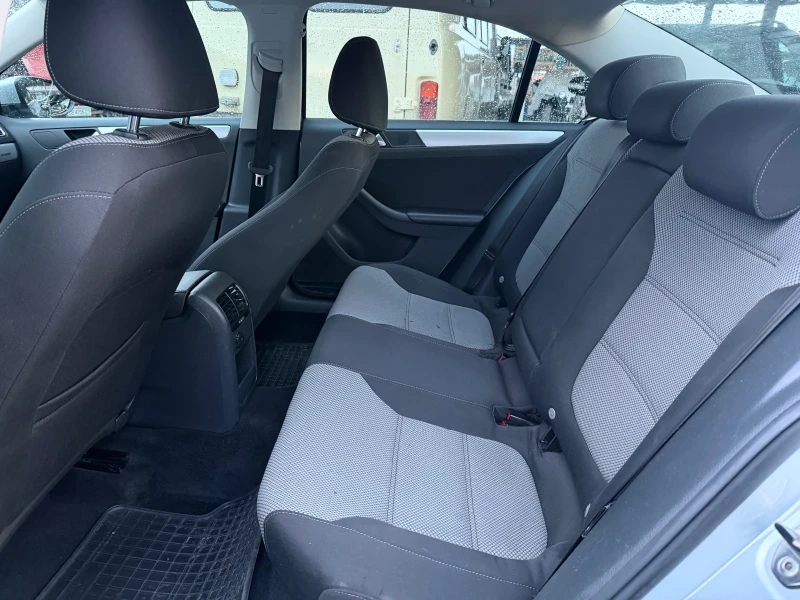 VW Jetta VW Jetta 1.4i Hybrid, снимка 13 - Автомобили и джипове - 53243549