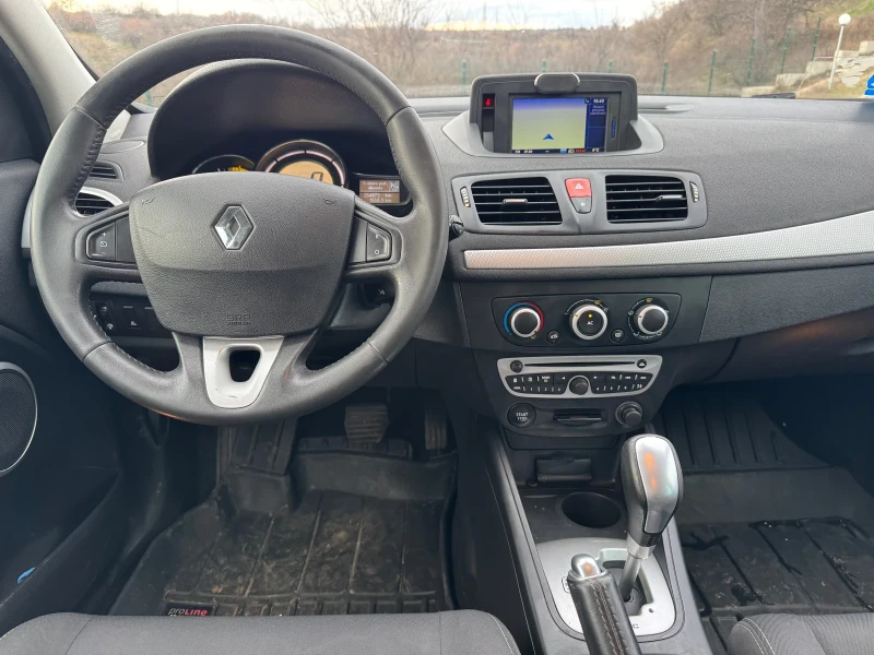 Renault Megane 1.5 DCI Avtomat, снимка 14 - Автомобили и джипове - 53341246