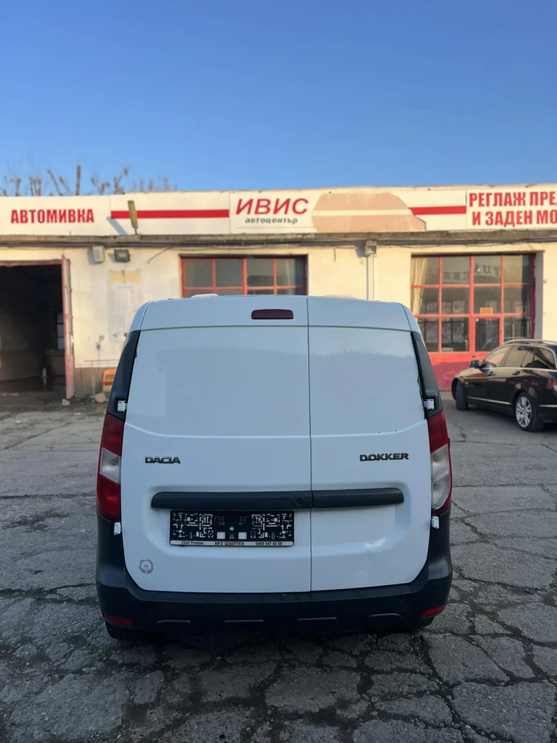Dacia Dokker 1.6 Бензин 4-ЦИЛИНДЪРА , снимка 3 - Автомобили и джипове - 53429850