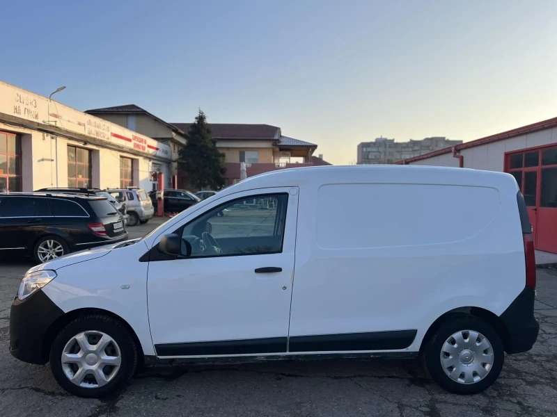 Dacia Dokker 1.6 Бензин 4-ЦИЛИНДЪРА , снимка 4 - Автомобили и джипове - 53429850