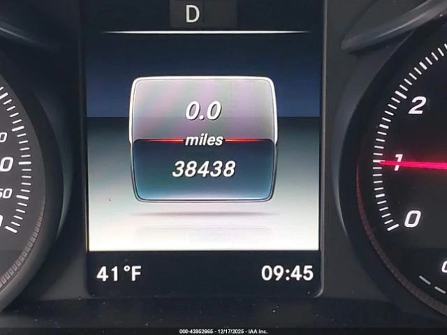 Mercedes-Benz C 300 4-Matic, снимка 14 - Автомобили и джипове - 53429005