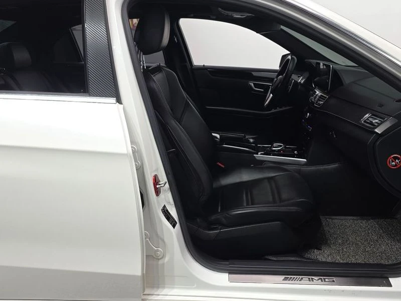 Mercedes-Benz E 63 AMG E63 AMG 4MATIC| 585к.с.| ВКЛ.ТЕХНОТЕСТ, снимка 10 - Автомобили и джипове - 55626108