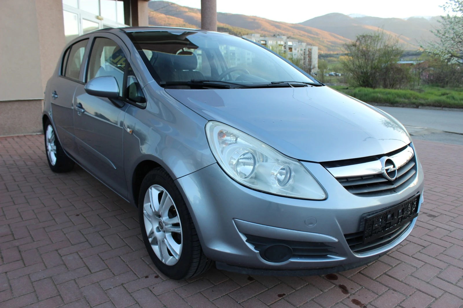 Opel Corsa 1.2 benz, 16V - изображение 2