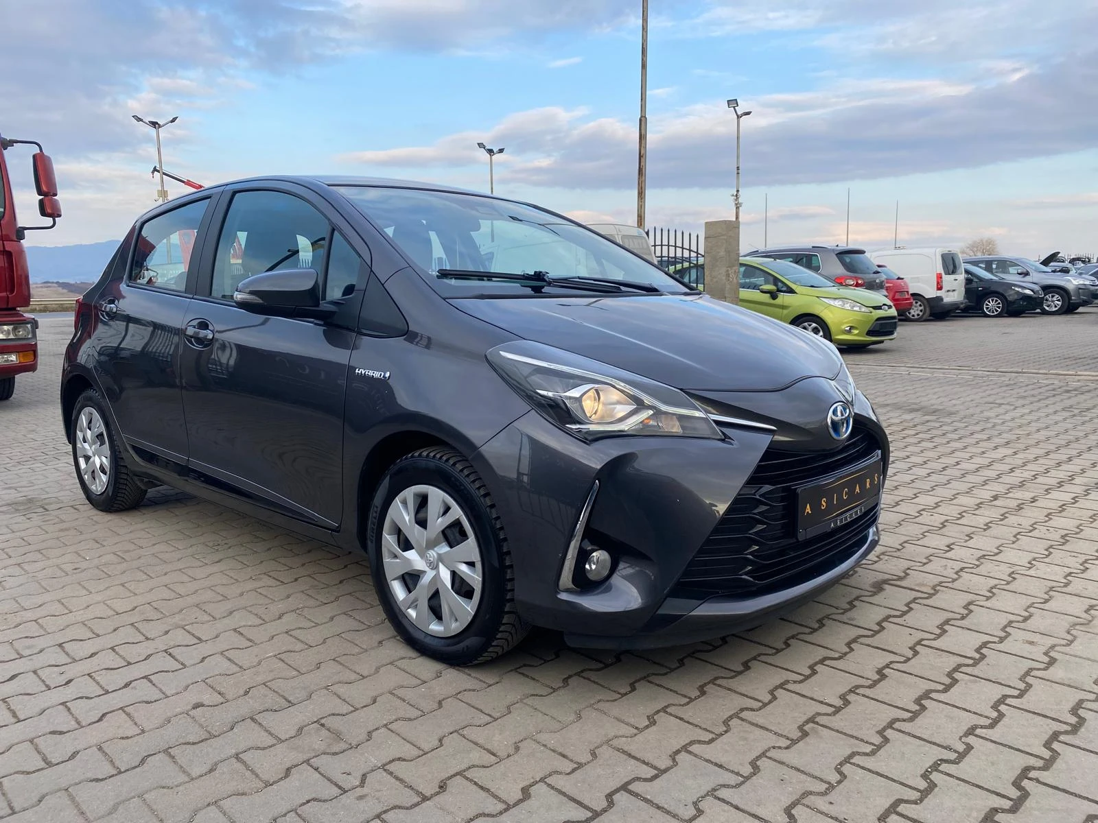 Toyota Yaris 1.5I/HYBRID AUTOMATIC EURO 6D - изображение 7