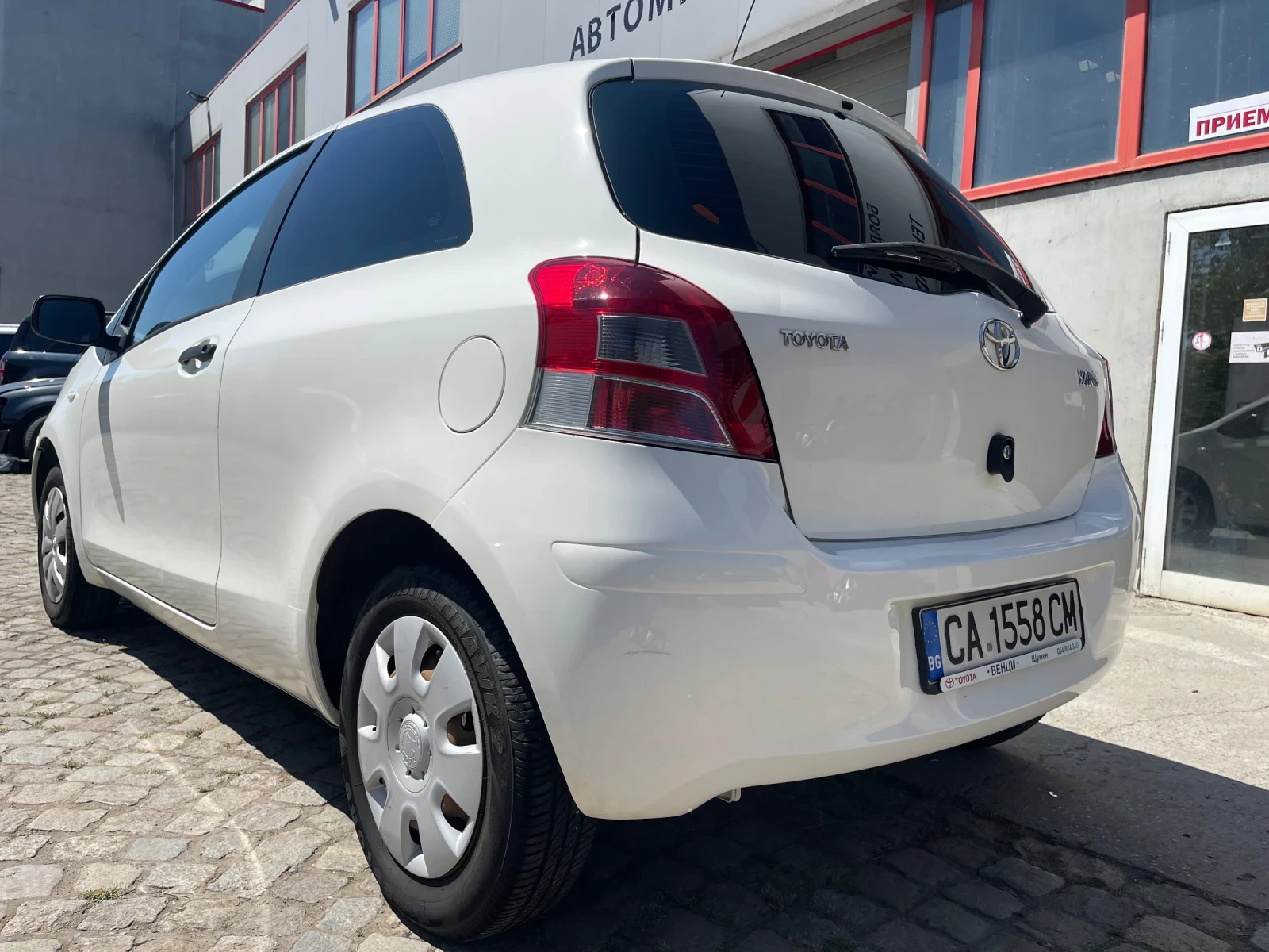 Toyota Yaris  - изображение 9