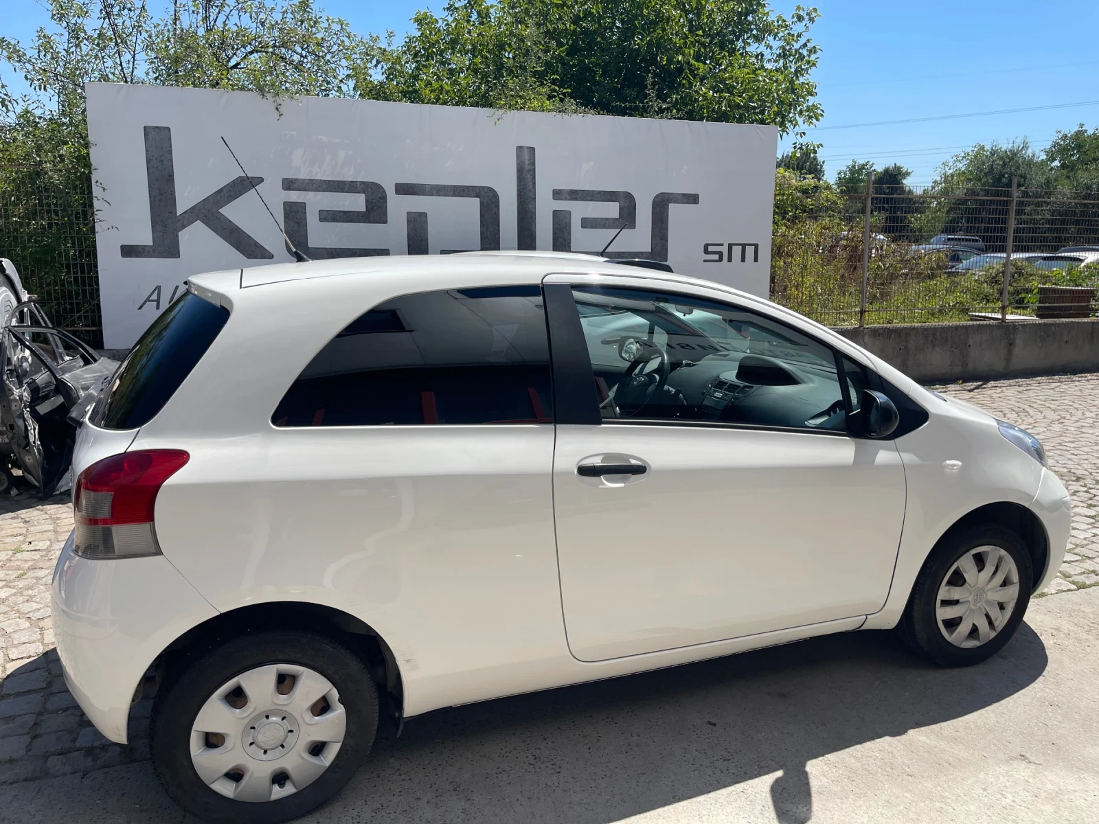 Toyota Yaris  - изображение 6