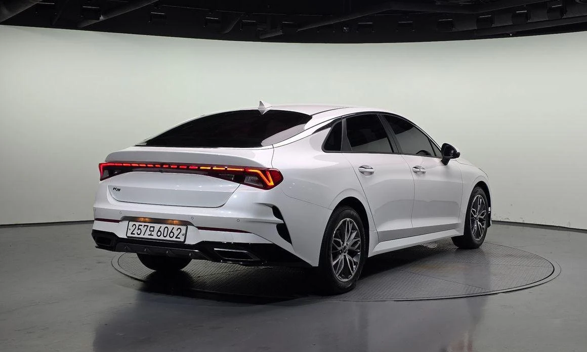 Kia K5 2.0 Noblesse * НАЙ-ДОБРА ЦЕНА В БЪЛГАРИЯ*  - изображение 2