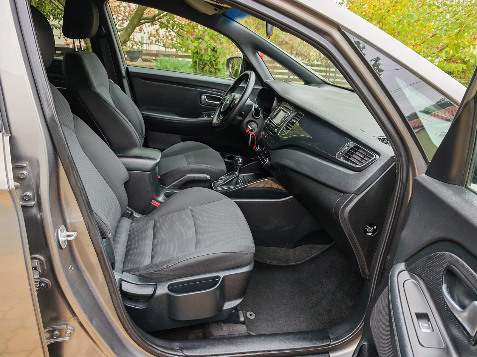 Kia Carens 1.7CRDI-АВТОМАТИК - изображение 9