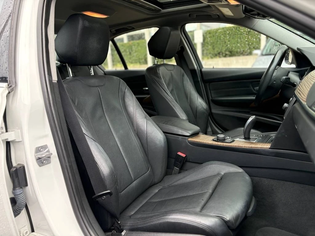 BMW 320 * 320i xDrive * CARFAX *    | Mobile.bg   9