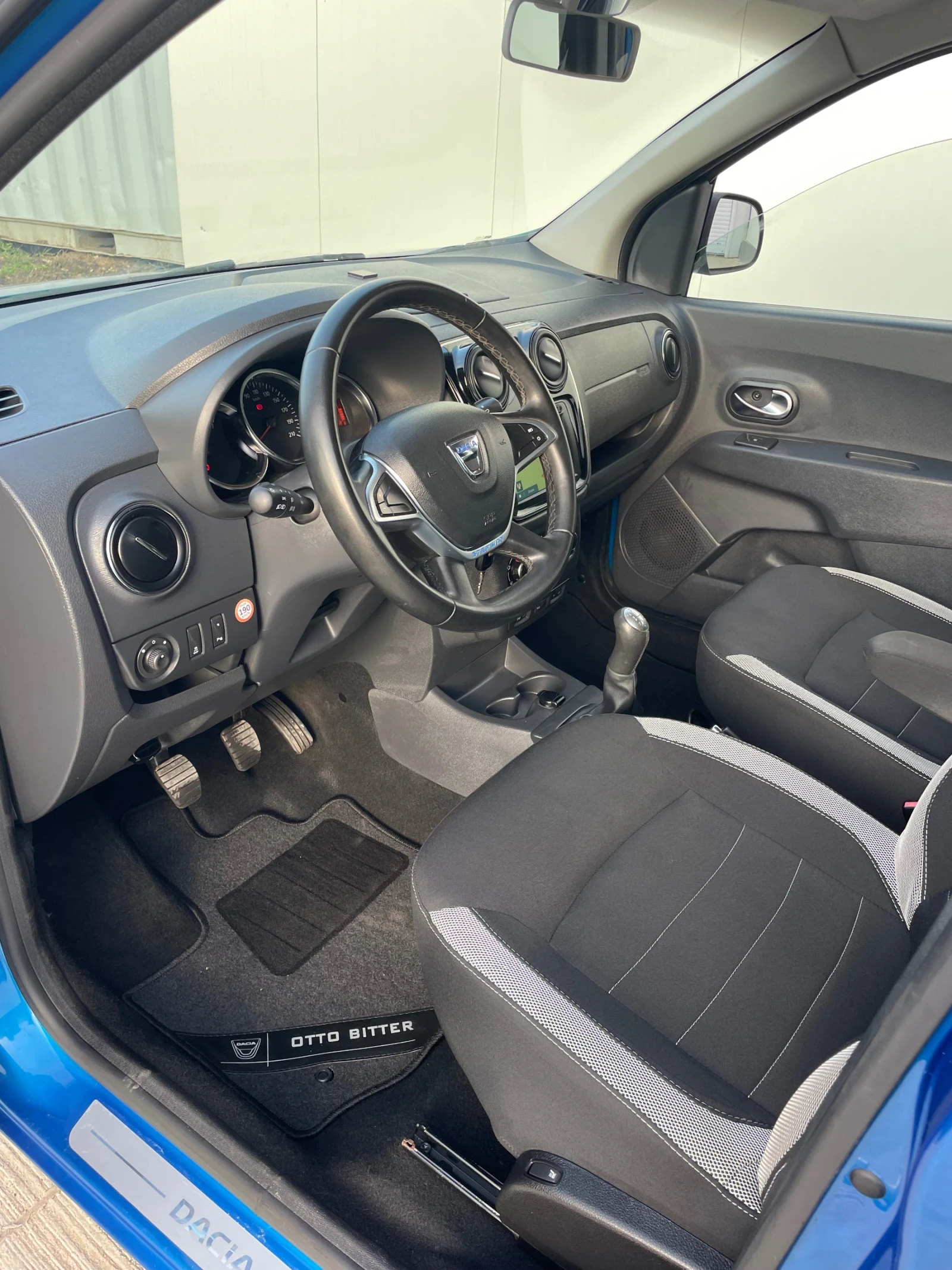 Dacia Lodgy 1.6i Stepway-102к.с., снимка 9 - Автомобили и джипове - 53835664
