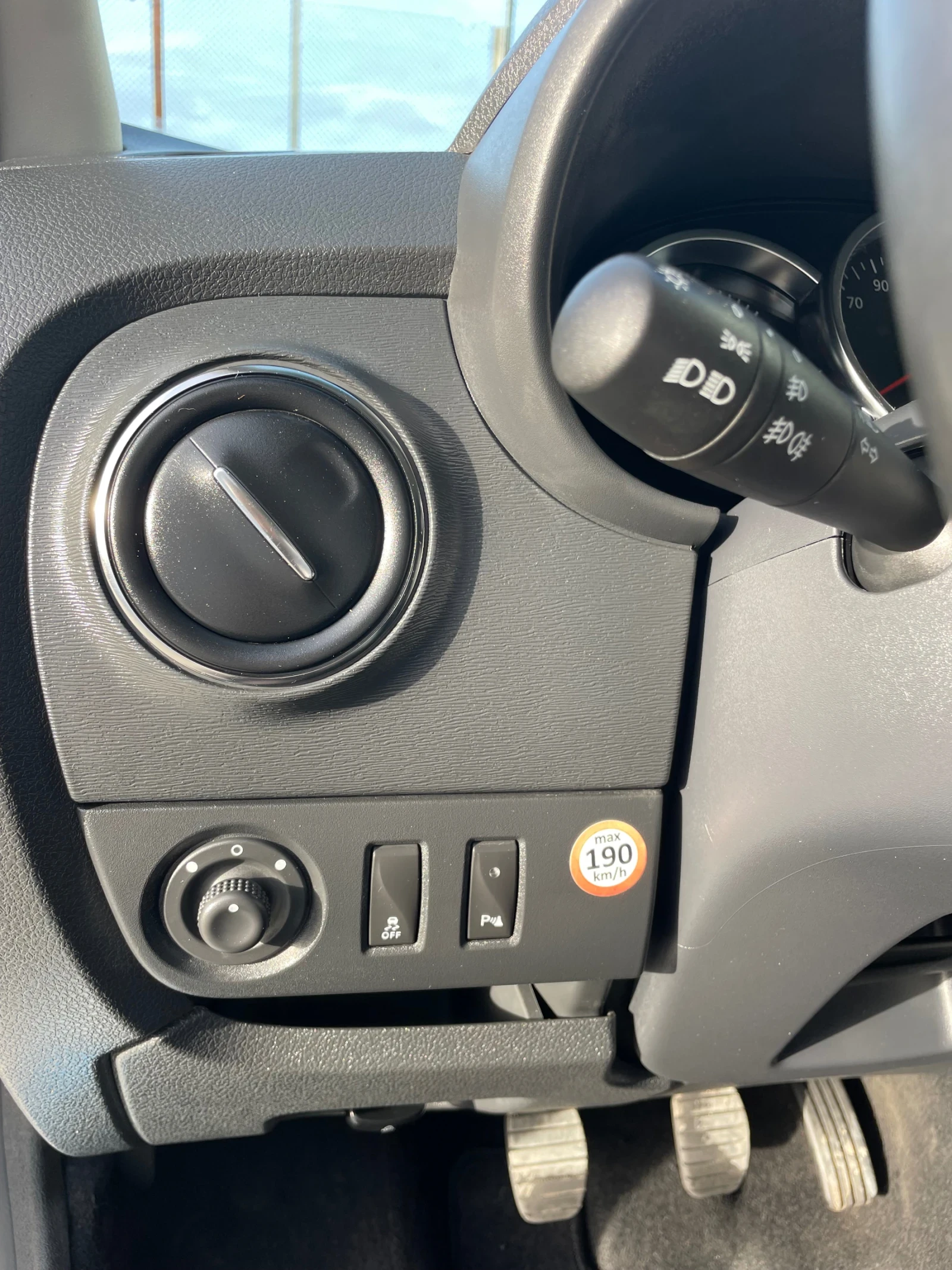 Dacia Lodgy 1.6i Stepway-102к.с., снимка 17 - Автомобили и джипове - 53835664