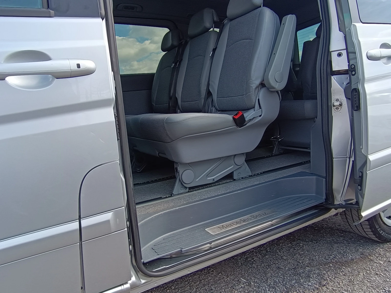 Mercedes-Benz Viano 3.0-204к.с.! 226хил.км !!! ШВЕЙЦАРИЯ !, снимка 8 - Автомобили и джипове - 54156191