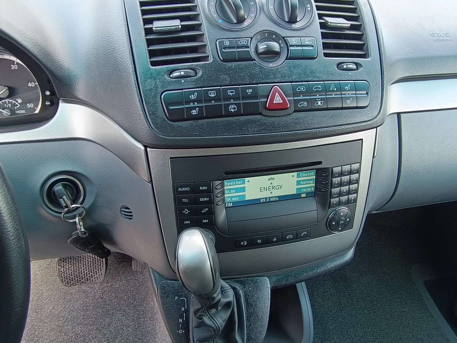 Mercedes-Benz Viano 3.0-204к.с.! 226хил.км !!! ШВЕЙЦАРИЯ !, снимка 6 - Автомобили и джипове - 54156191