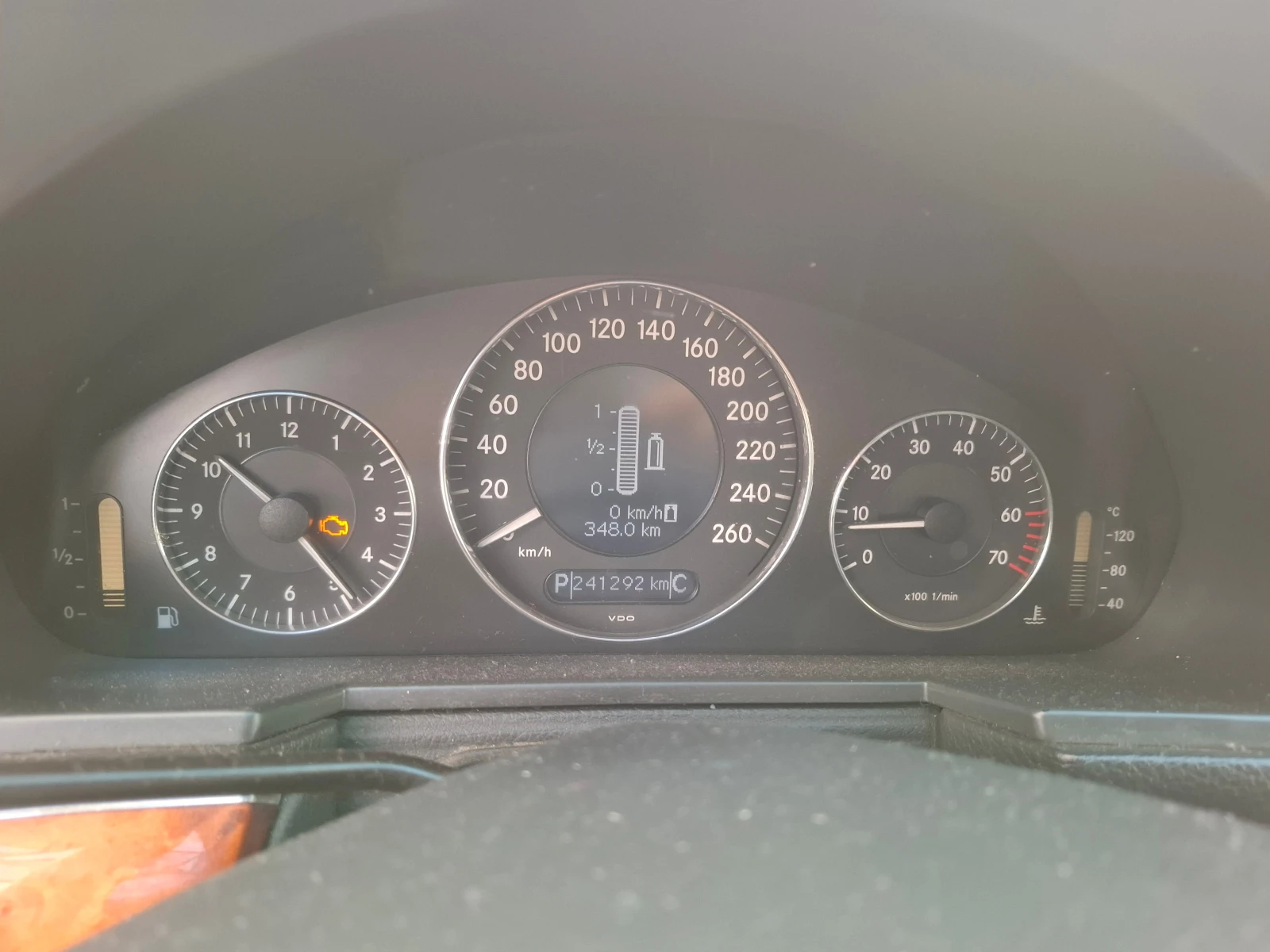 Mercedes-Benz E 200 1.8, снимка 3 - Автомобили и джипове - 55278284