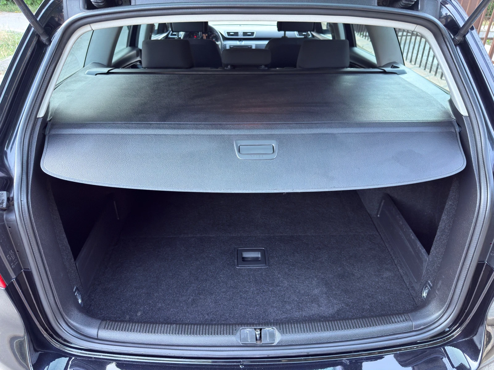 VW Passat 2.0TDI* 140k.c* EURO* 5* ITALIA , снимка 11 - Автомобили и джипове - 55285569