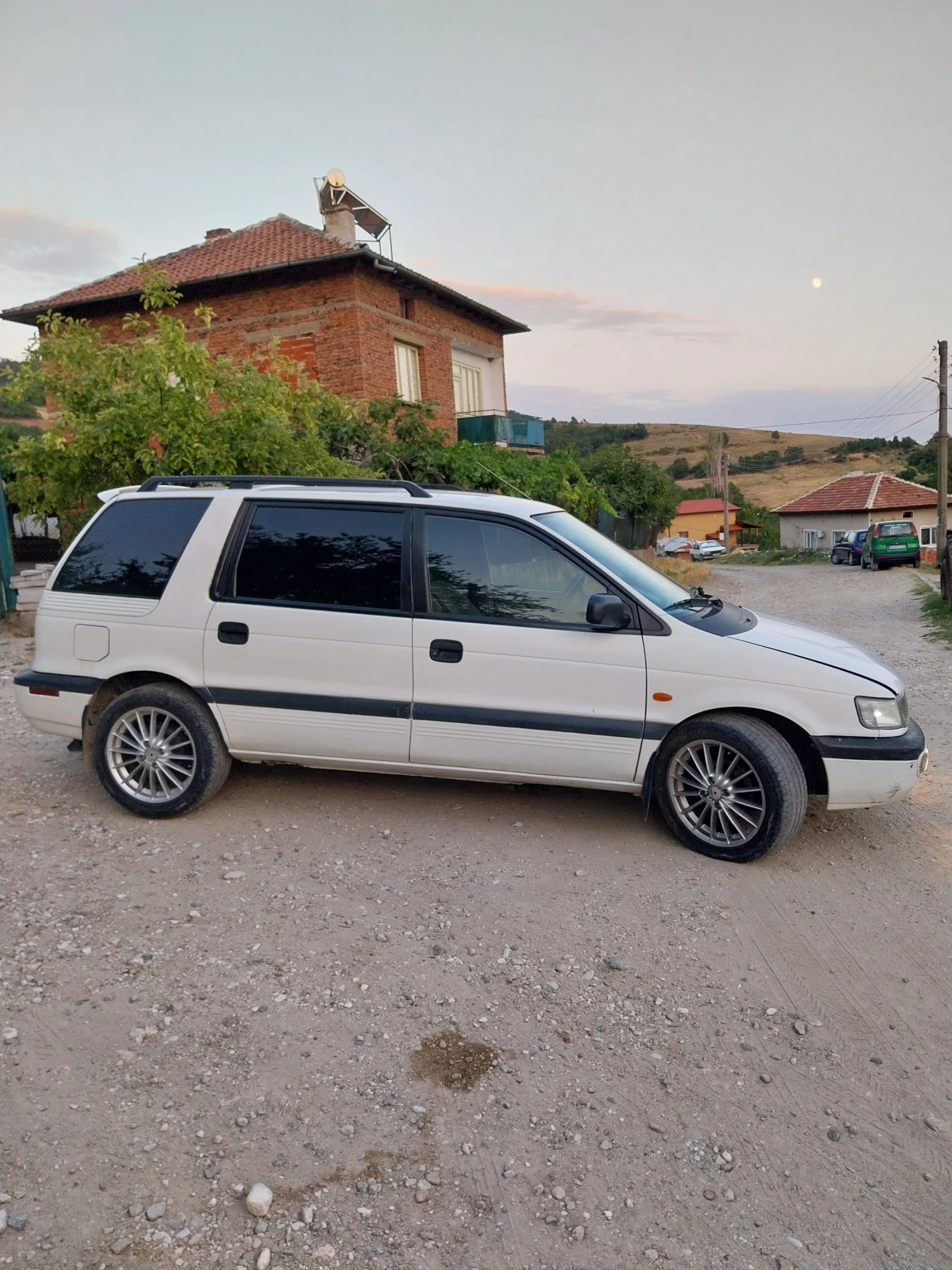 Mitsubishi Space wagon 4Х4, снимка 3 - Автомобили и джипове - 55425210