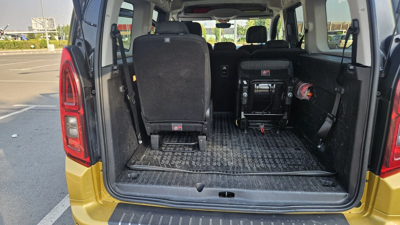 Opel Combo 1.5CDTI - Седем Местен, снимка 10 - Автомобили и джипове - 55550595