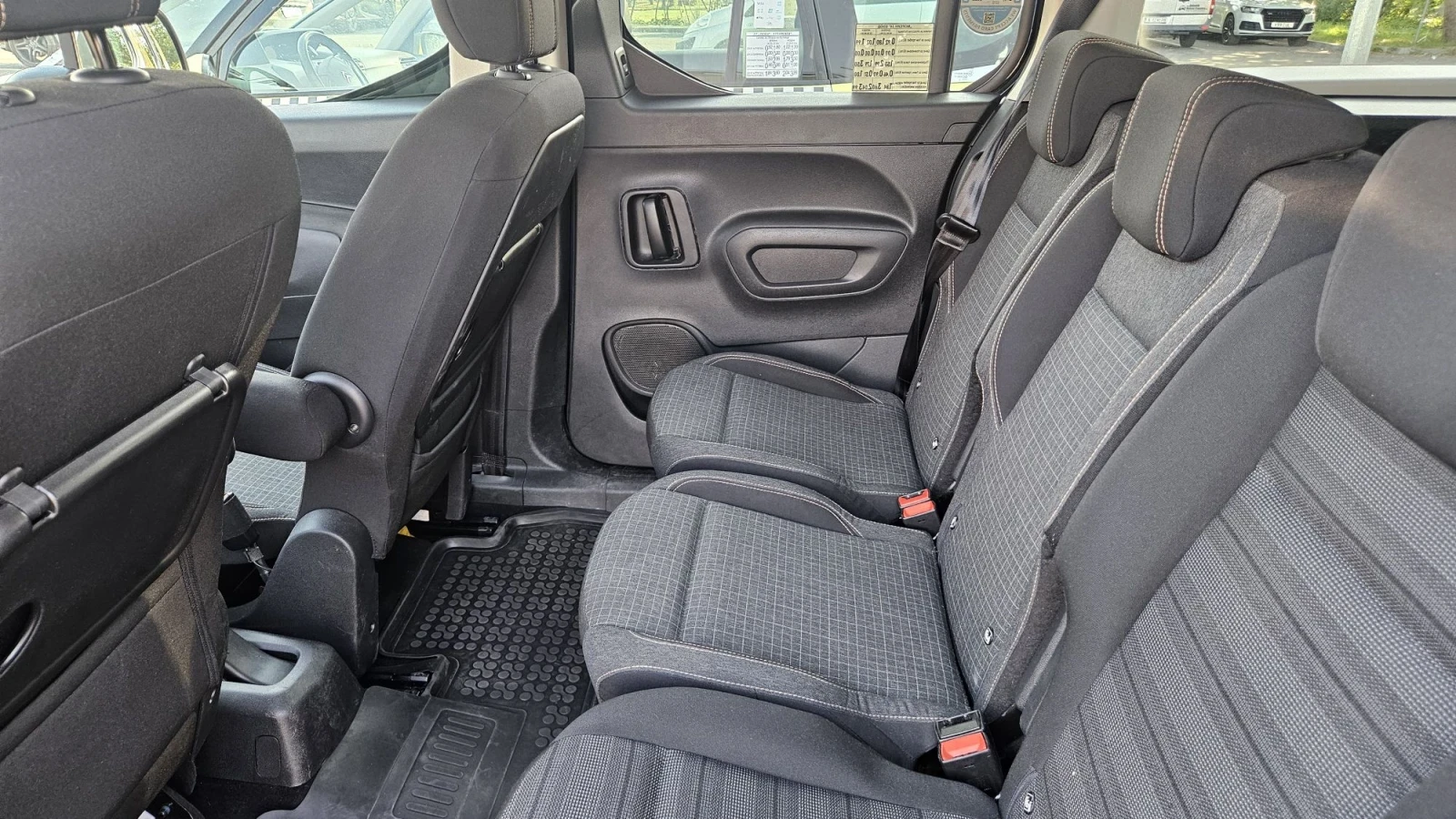 Opel Combo 1.5CDTI - Седем Местен, снимка 8 - Автомобили и джипове - 55550595