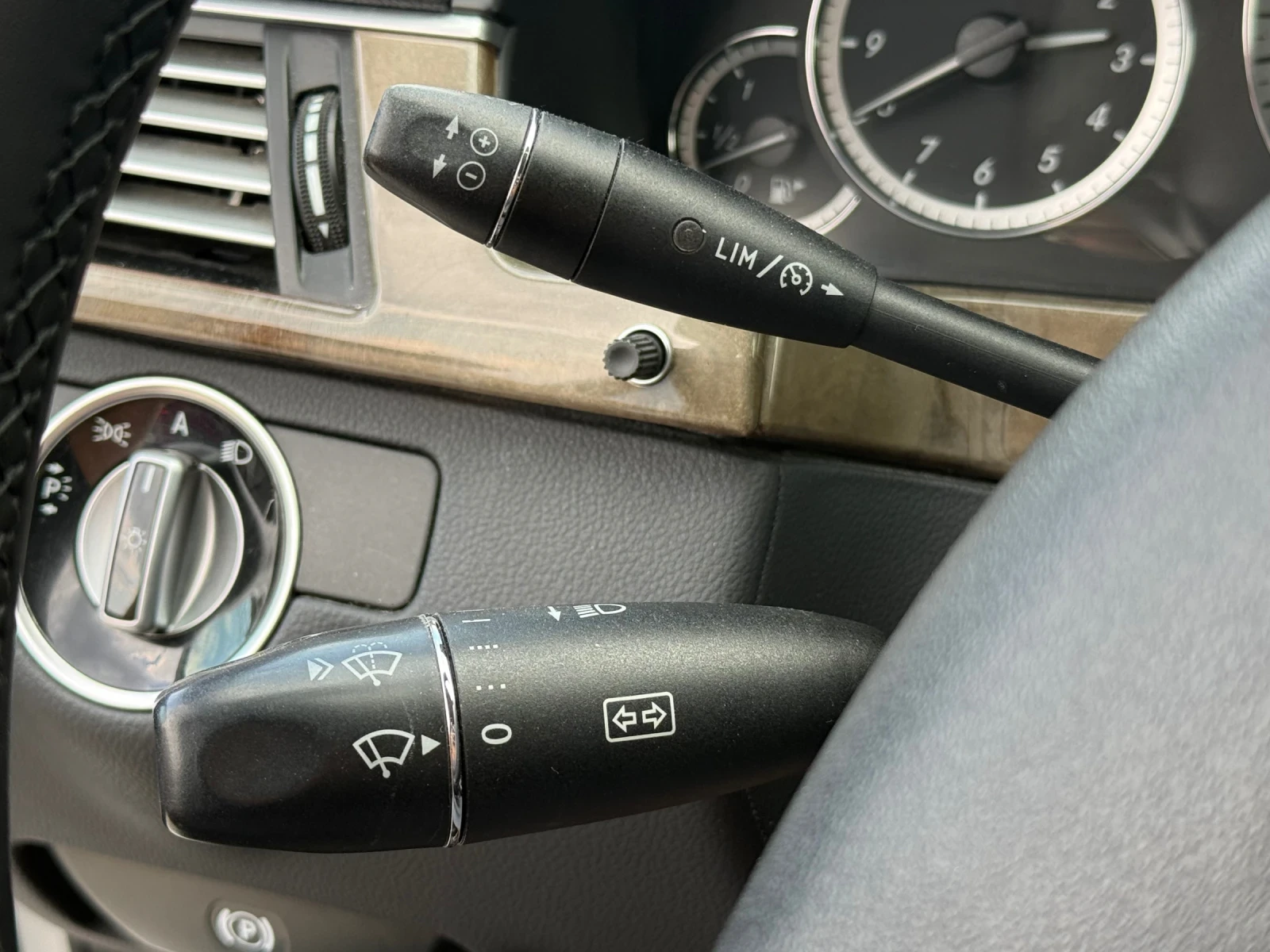 Mercedes-Benz E 350 Бензин* 2012г* АВТОМАТИК* , снимка 15 - Автомобили и джипове - 55604577