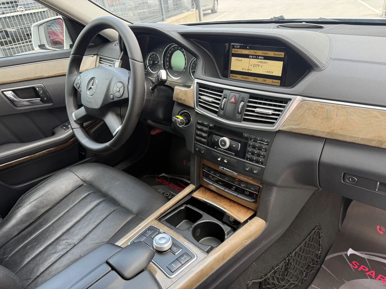 Mercedes-Benz E 350 Бензин* 2012г* АВТОМАТИК* , снимка 14 - Автомобили и джипове - 55604577