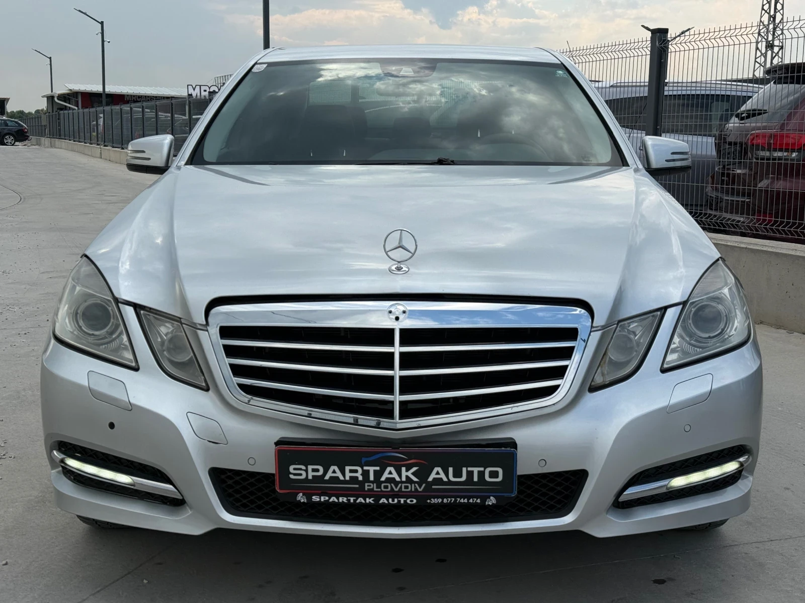 Mercedes-Benz E 350 Бензин* 2012г* АВТОМАТИК* , снимка 2 - Автомобили и джипове - 55604577