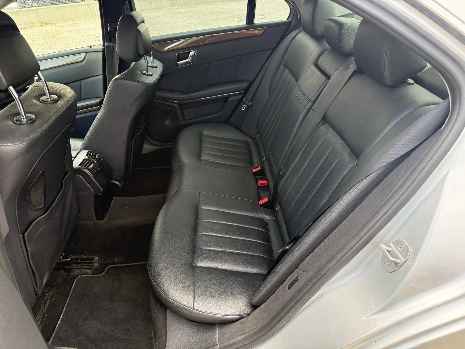 Mercedes-Benz E 350 Бензин* 2012г* АВТОМАТИК* , снимка 17 - Автомобили и джипове - 55604577