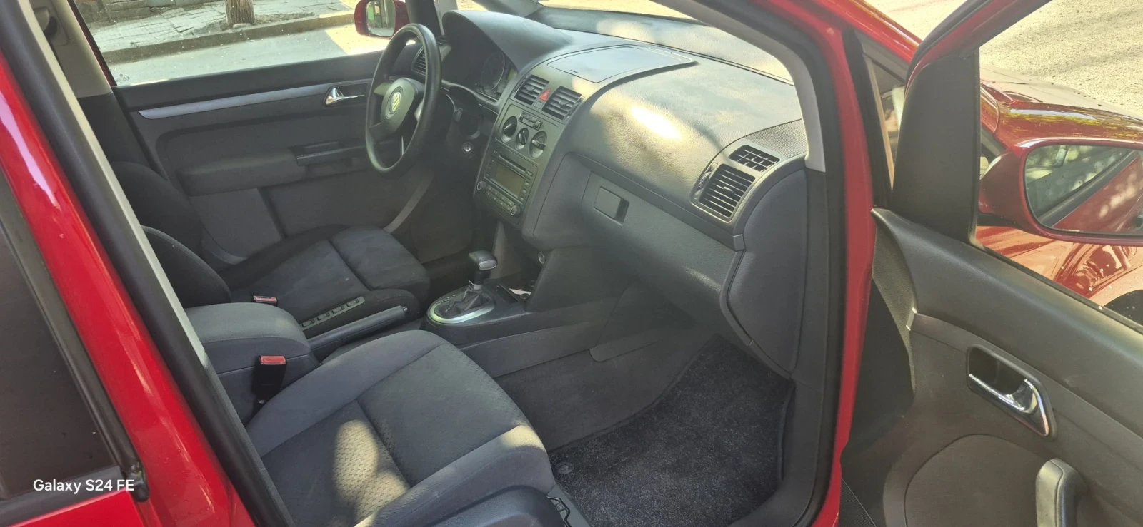 VW Touran, снимка 12 - Автомобили и джипове - 55812127