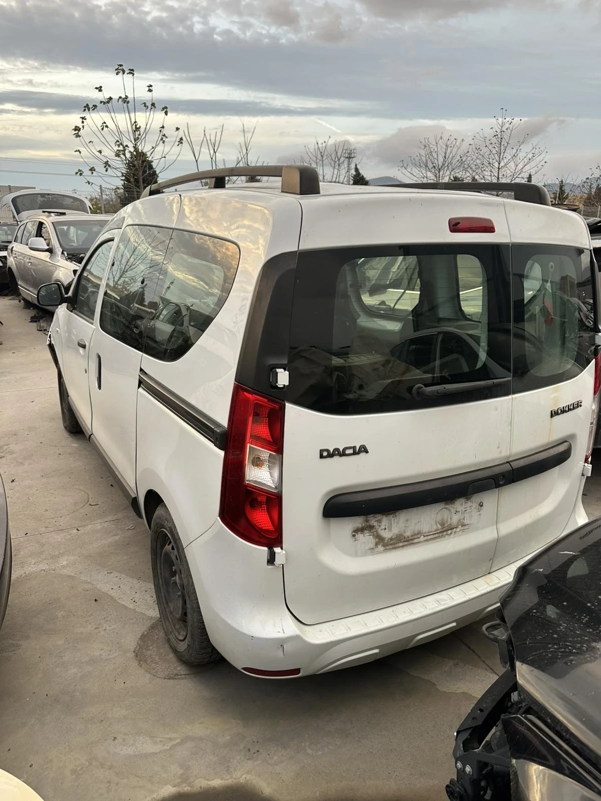 Dacia Dokker, снимка 3 - Автомобили и джипове - 56668890