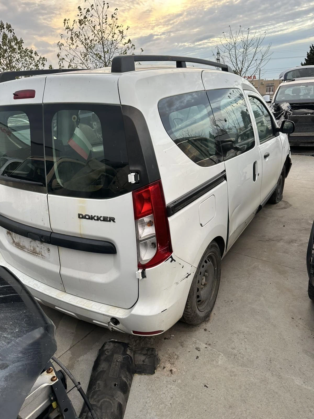 Dacia Dokker, снимка 4 - Автомобили и джипове - 56668890