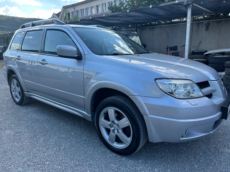 Mitsubishi Outlander FACELIFT 2.4-AUTOMATIK, снимка 3 - Автомобили и джипове - 46832943